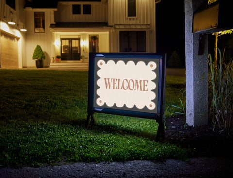 Scalloped Welcome Lumilawn Sign